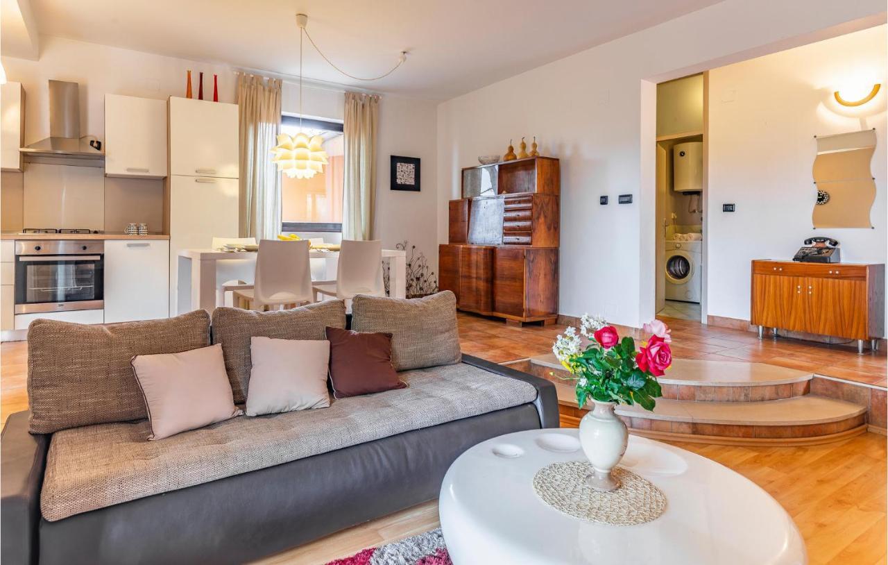 Lovely Apartment In Fazana With Wifi Zewnętrze zdjęcie